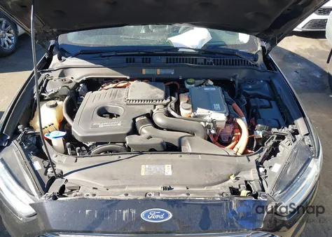 2016 Ford Fusion Energi Titanium from USA, damaged, VIN 3FA6P0SU1GR320885